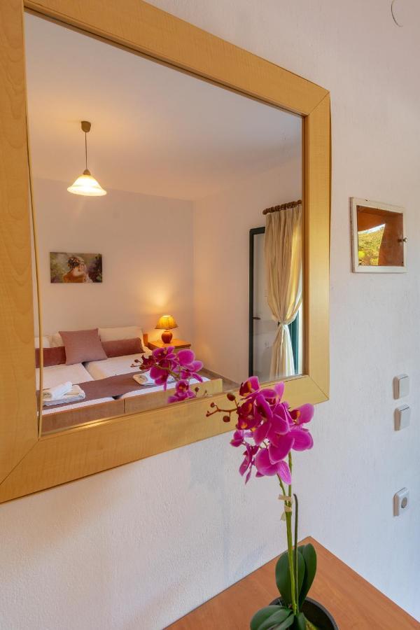 Rivendell Apartments Áno Korakiána Zewnętrze zdjęcie