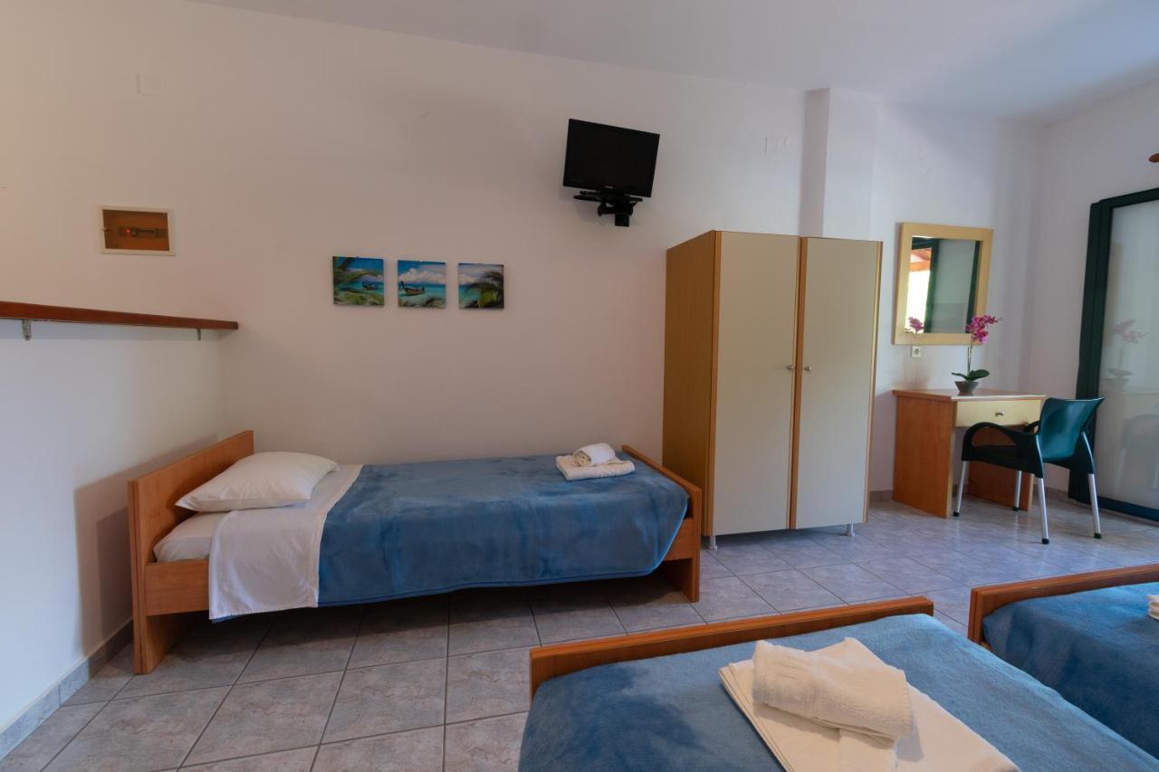 Rivendell Apartments Áno Korakiána Zewnętrze zdjęcie