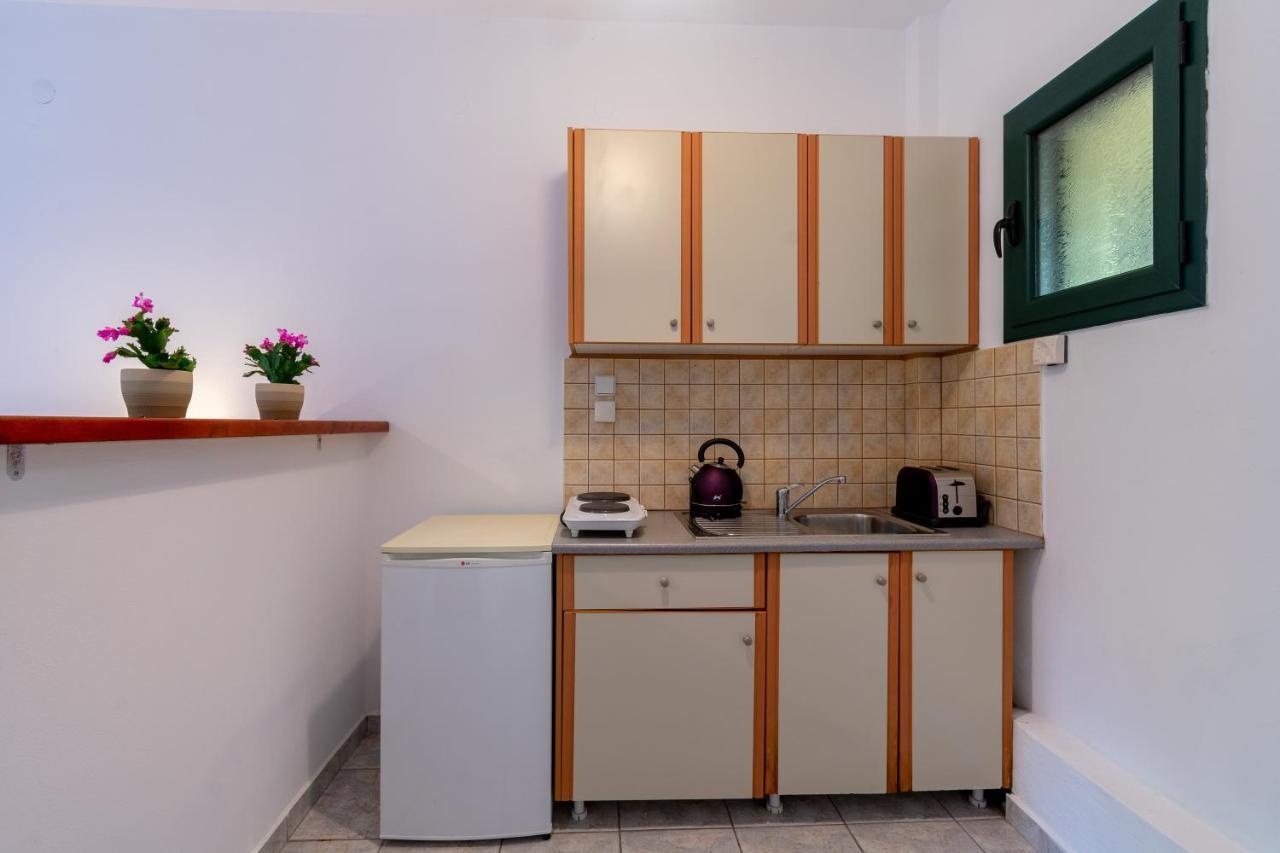 Rivendell Apartments Áno Korakiána Zewnętrze zdjęcie